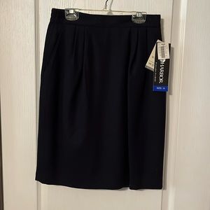 100% wool Sag Harbor size 10 navy skirt
